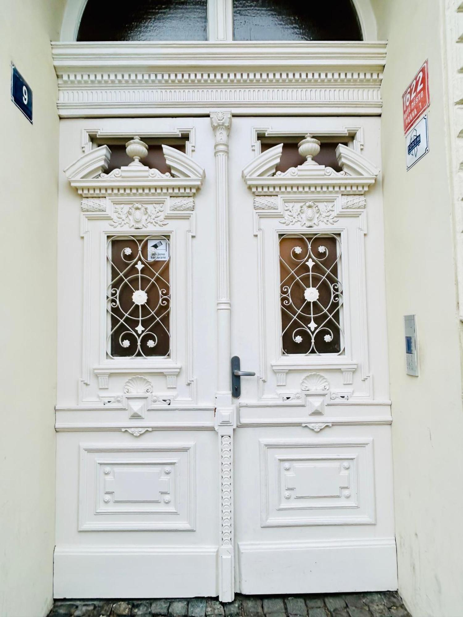 New Design & Style Apartments 50M From Wenceslas Square Praga Exterior foto