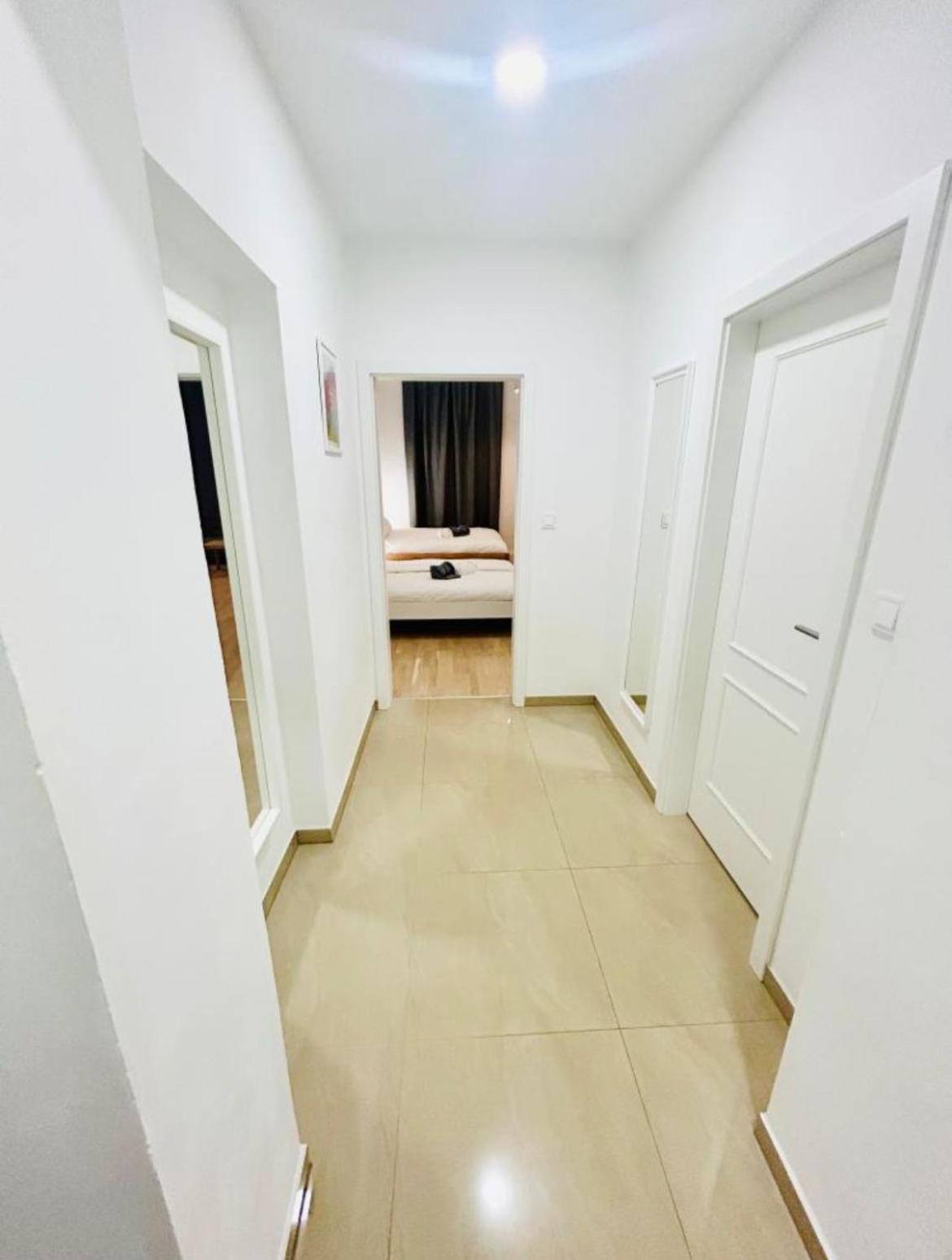 New Design & Style Apartments 50M From Wenceslas Square Praga Exterior foto